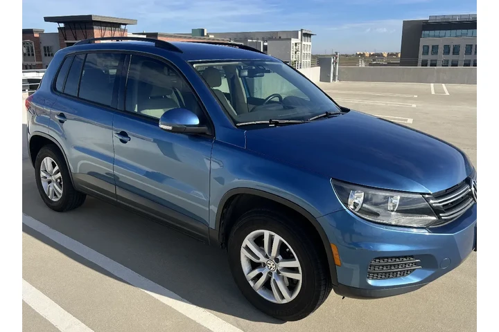 $5500 : 2017 Volkswagen Tiguan S image 3