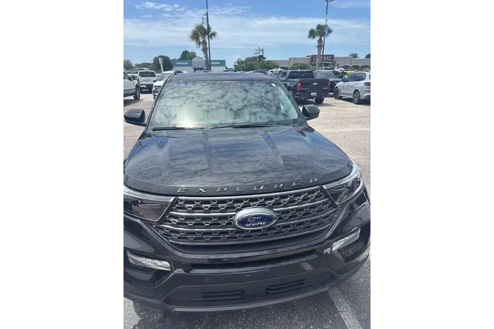 $34374 : Ford Explorer 2023 XLT 4dr S image 2