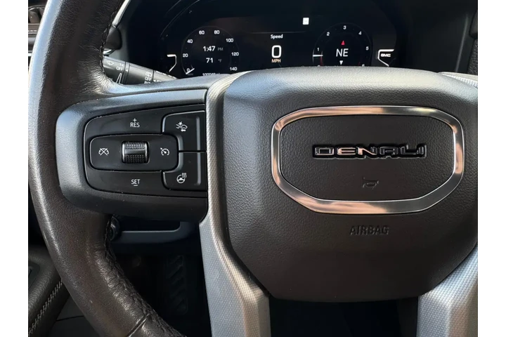 2022 GMC Yukon Denali 2WD image 10