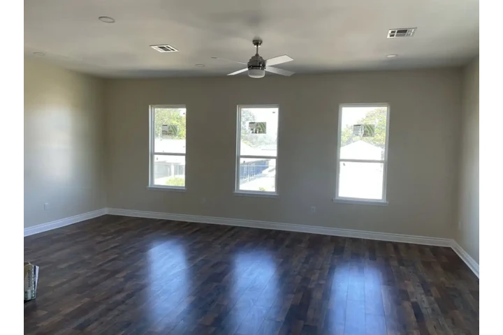 $1700 : Rent image 9