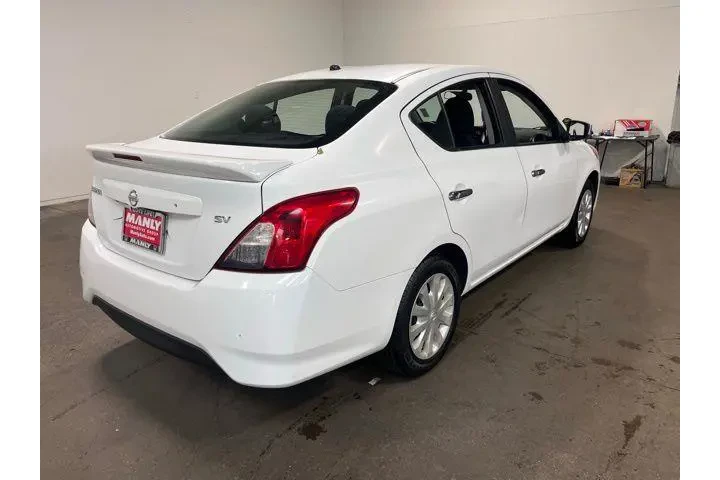 $8074 : Nissan Versa 2019 image 3