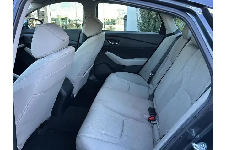 $24950 : Honda Accord 2024 LX 4dr Sed image 9