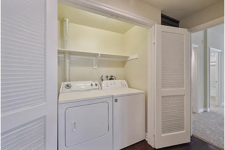$2000 : ROOM FOR RENT IN RIVERSIDE image 7