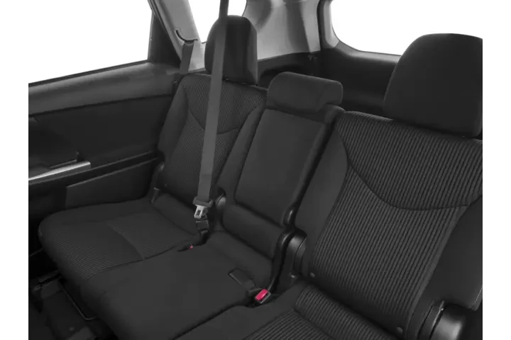 $14296 : 2016 Prius v Three image 9