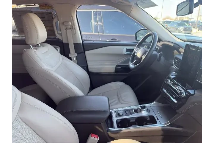 $37000 : Ford Explorer 2022 AWD Plati image 4