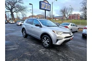 $15900 : 2016 RAV4 LE AWD thumbnail