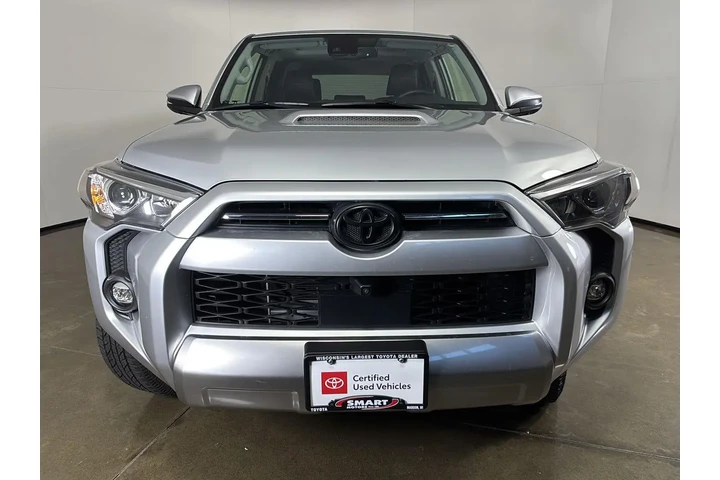 $40299 : Silver Certified 2022 4Runner image 6