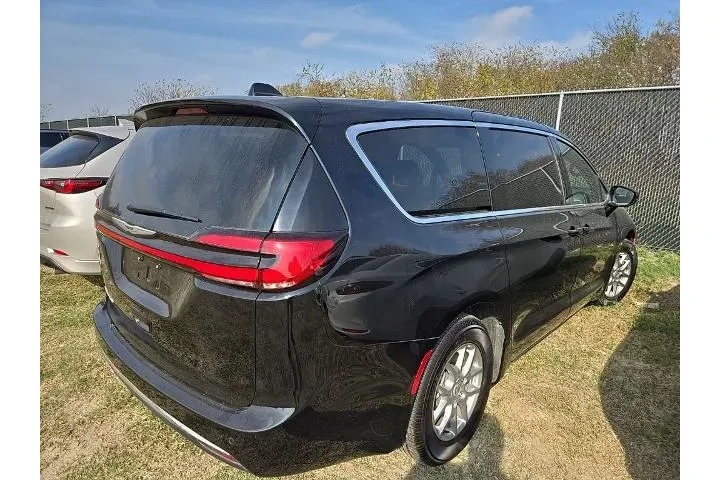 $33888 : Chrysler Pacifica 2025 Selec image 3