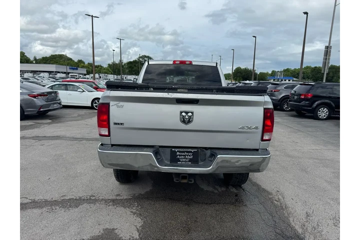 2017 RAM 2500 SLT 4x4 Crew Ca image 3
