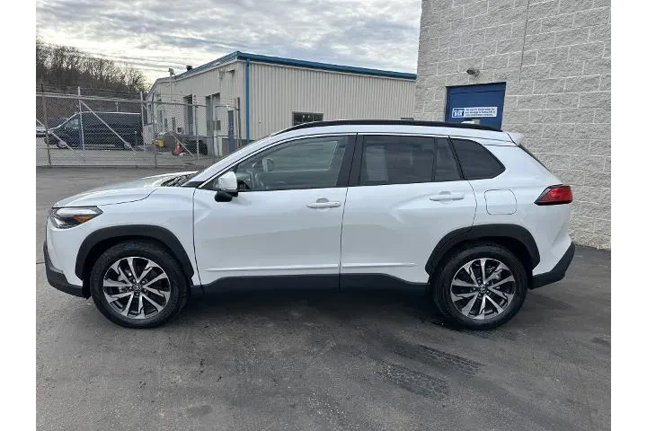 $27895 : Toyota Corolla Cross 2023 XL image 4