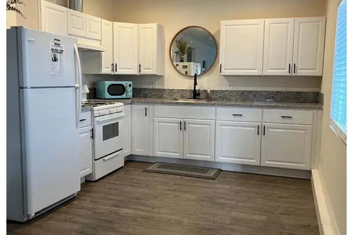 $1550 : *IMMEDIATE OCCUPANCY* image 1