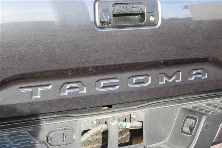 $37989 : Pre-Owned 2021 Toyota Tacoma image 10