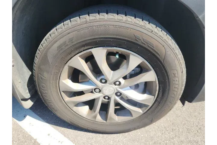 $14995 : Hyundai SANTA FE 2020 SEL 4d image 8