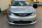 $11999 : 2020 Pacifica Touring L thumbnail