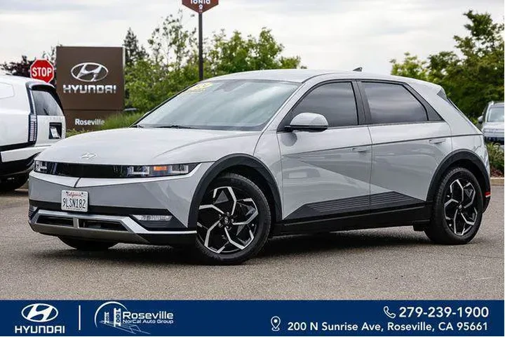 $23992 : Hyundai IONIQ 5 2024 SE 4dr image 1