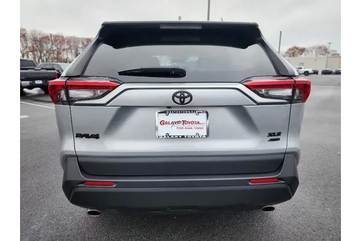 $27999 : Toyota RAV4 2022 AWD XLE 4dr image 6