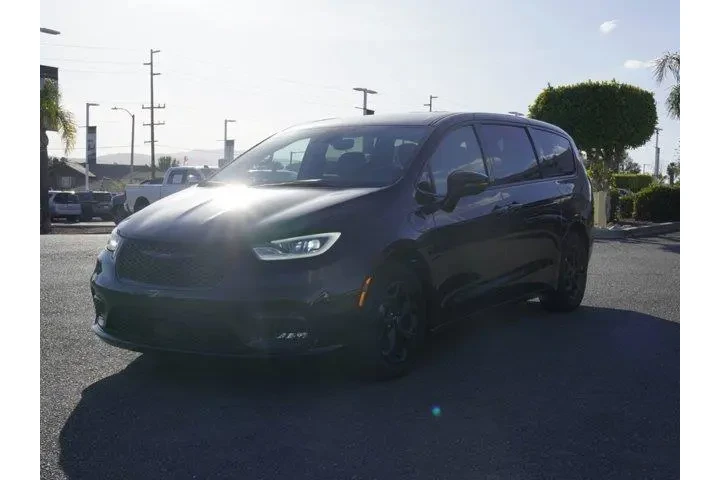 $27011 : Chrysler Pacifica Hybrid 202 image 8