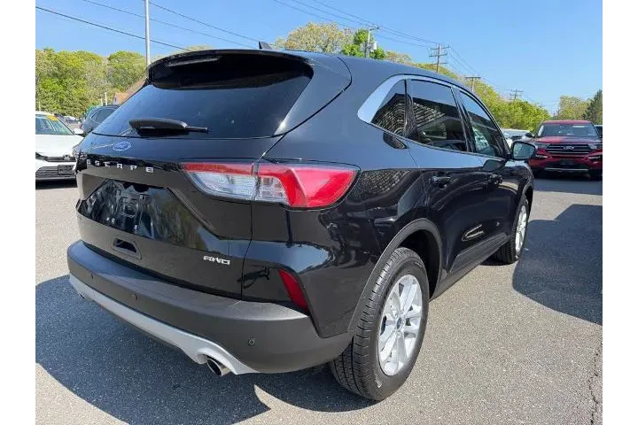 $21300 : Ford Escape 2021 AWD SE 4dr image 8