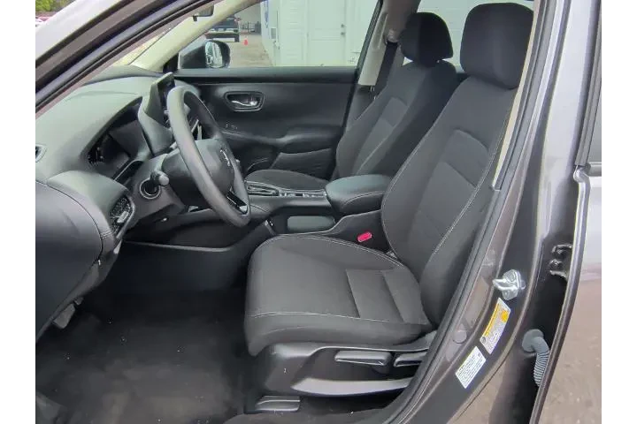 $26876 : Honda HR-V 2025 LX 4dr Cross image 9