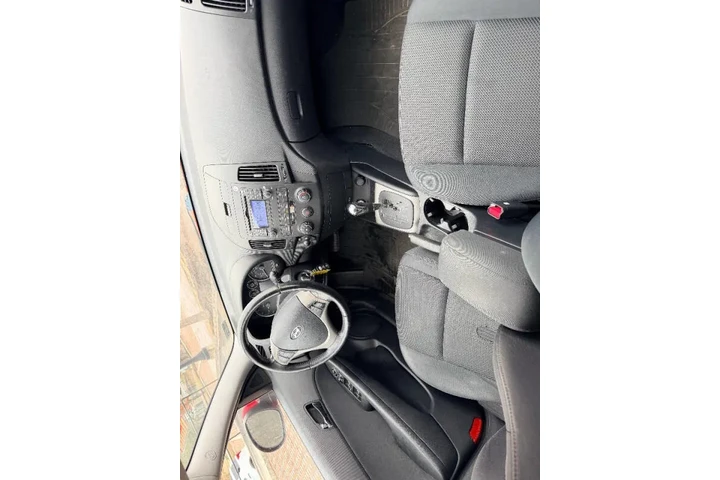 $3300 : 2009 Elantra Touring image 9