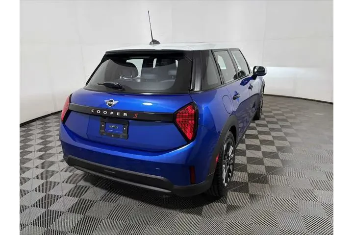 $29993 : MINI Hardtop 4 Door 2025 Coo image 6