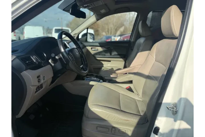 $19495 : 2017 Pilot Touring image 10
