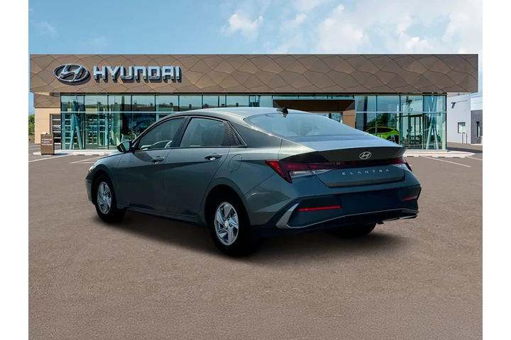 $18739 : Hyundai ELANTRA 2025 SE 4dr image 5
