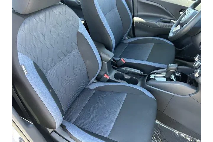 $22995 : Nissan Versa 2025 SV 4dr Sed image 10