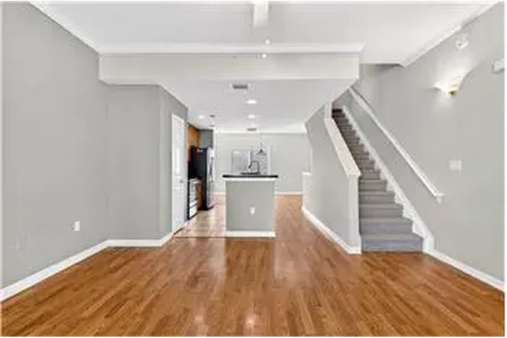 $2200 : Rental property with 2 bedro image 4