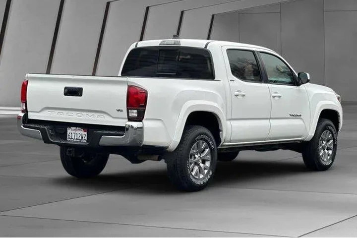 $28000 : Toyota Tacoma 2019 4x2 TRD O image 4