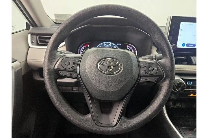 $35998 : Toyota RAV4 2025 AWD XLE 4dr image 10