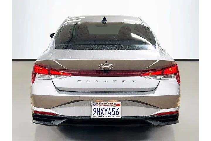 $17806 : Hyundai ELANTRA 2023 SEL 4dr image 6