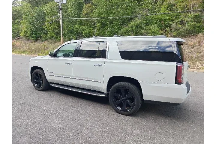 $30990 : GMC Yukon XL 2019 4x4 Denali image 4