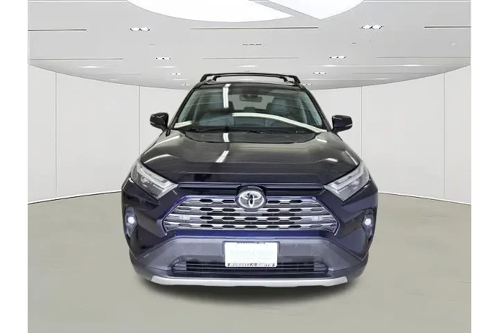 $29760 : Toyota RAV4 2023 Limited 4dr image 2
