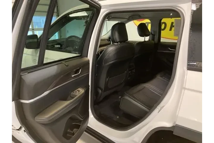 $28989 : Jeep Grand Cherokee 2023 4x4 image 8