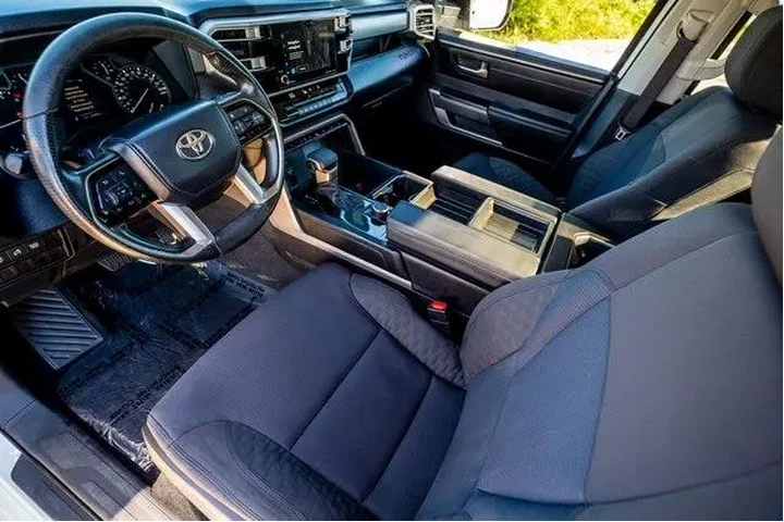 $33970 : Toyota Tundra 2023 4x2 SR5 4 image 4