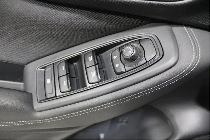 $28951 : Subaru Forester 2021 AWD Pre image 7