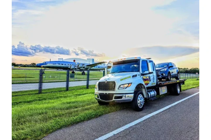 REMOLQUE DE MAQUINARIA PESADA. image 5