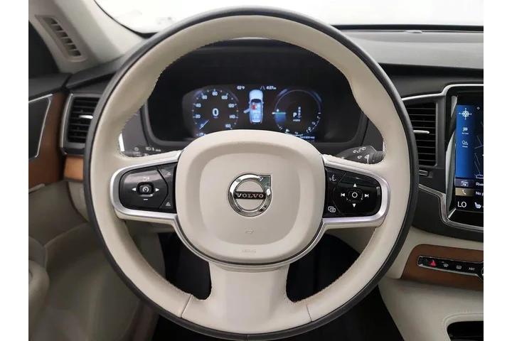 $39998 : Volvo XC90 Recharge 2022 eAW image 9