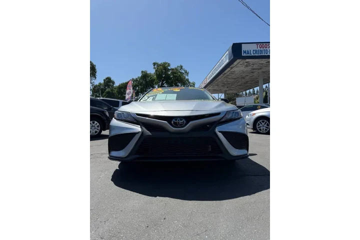 2024 Camry SE Nightshade image 6