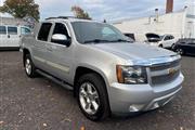 $16900 : 2013 CHEVROLET AVALANCHE2013 thumbnail