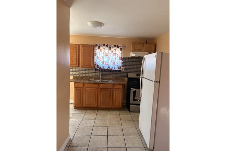 $1500 : Se Renta estudio en Montebello image 2