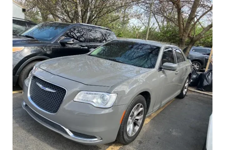 $13500 : 2018 300 Touring image 8