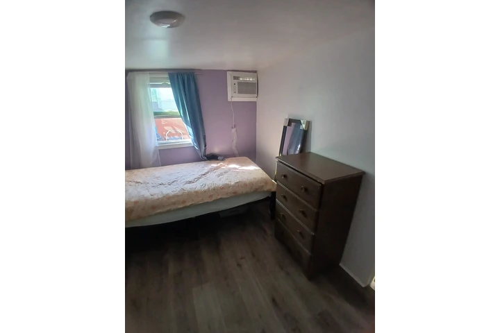 $680 : Rento Cuarto image 1