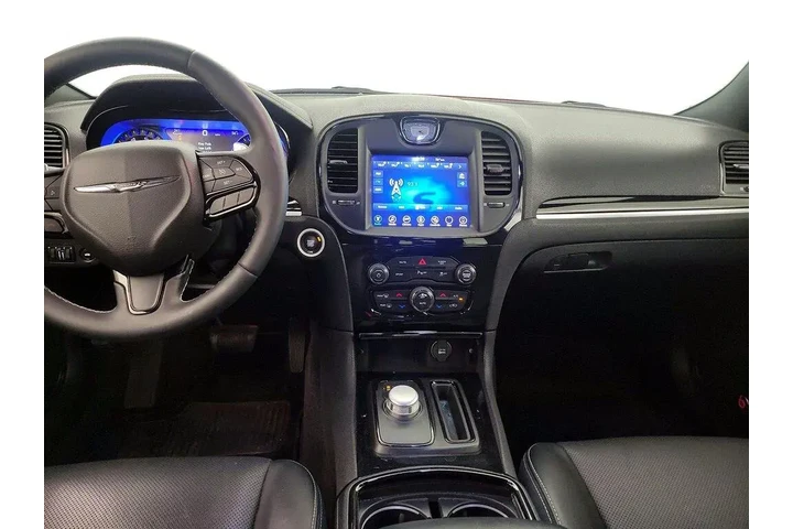 $30998 : Chrysler 300 2017 S 4dr Seda image 9