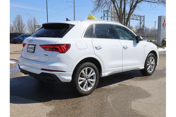 $27577 : Audi Q3 2024 AWD quattro S l image 10