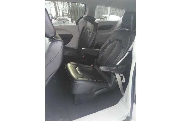 $25990 : Chrysler Pacifica 2023 Touri image 6