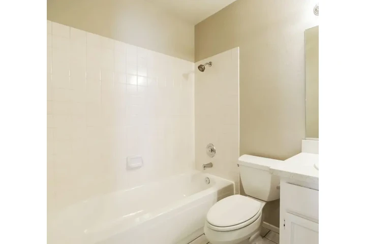 $1450 : Nice 3BED/2BATH in Las Vegas image 10