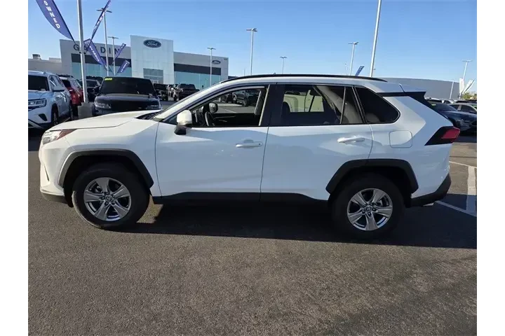 $28750 : Toyota RAV4 2024 XLE 4dr SUV image 4