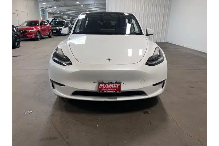 $27939 : Tesla Model Y 2022 AWD Long image 8